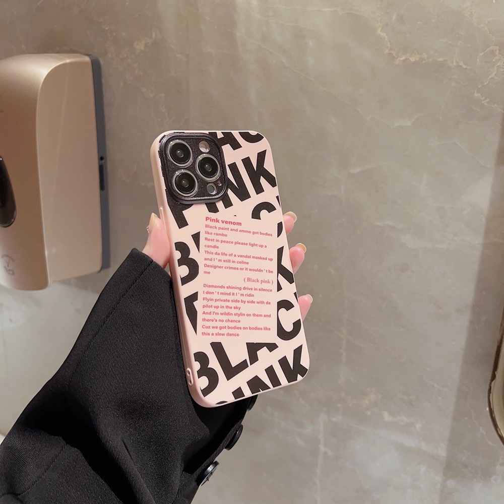 IPHONE Ins Simple Hitam Huruf Pink Miring Label Silikon Case Untuk Iphone14 11 12 13 PRO MAX Casing Cover Pelindung AT0192