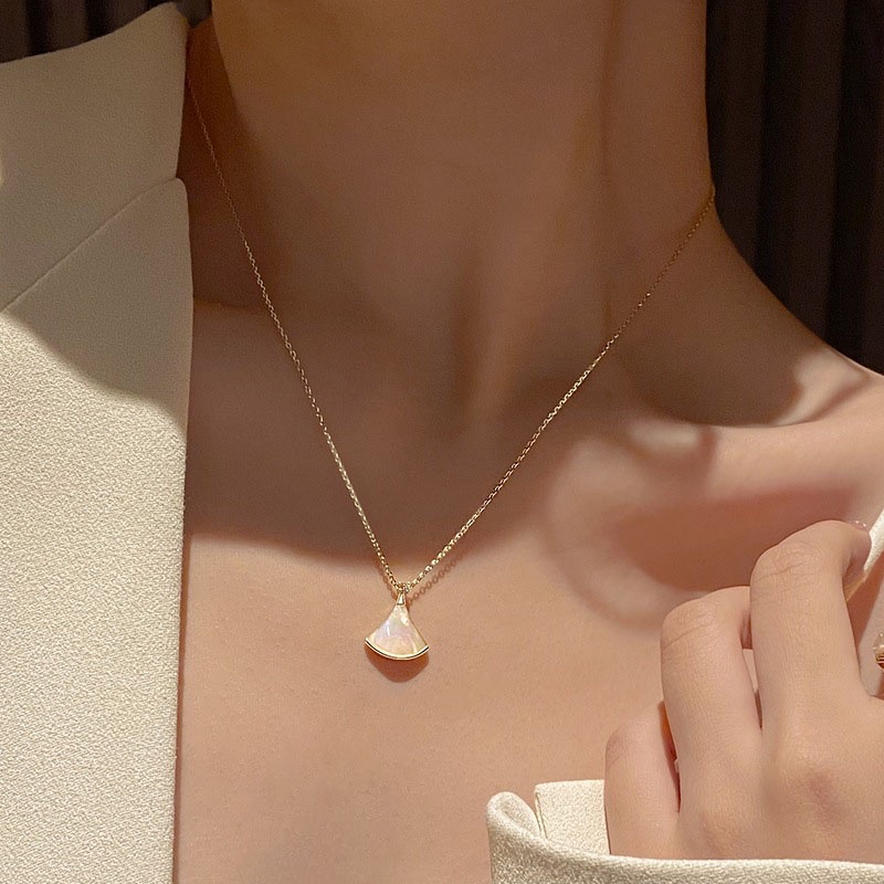 Kalung Geometris Shell Alloy Berlian Imitasi Fashion Untuk Wanita