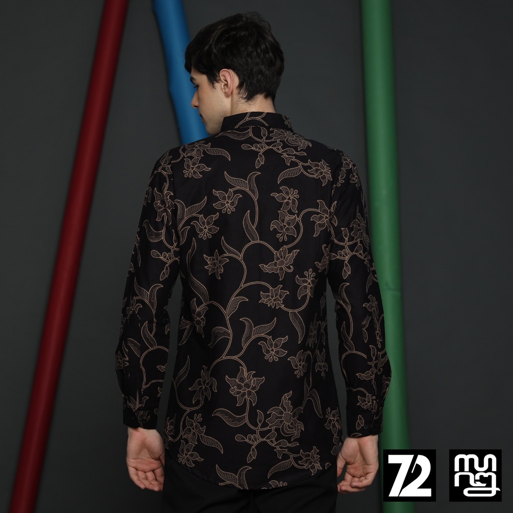 KEMEJA BATIK PRIA Slimfit Slim Fit Lengan Panjang Premium Motif Babon Angkrem Warna Hitam 723390 Cap 72 - Baju Kemeja Atasan Pakaian Setelan Batik Pria Cowok Laki Laki Remaja Keluarga Kantor Lengan Panjang Modern Slimfit Slim Fit Premium Kekinian