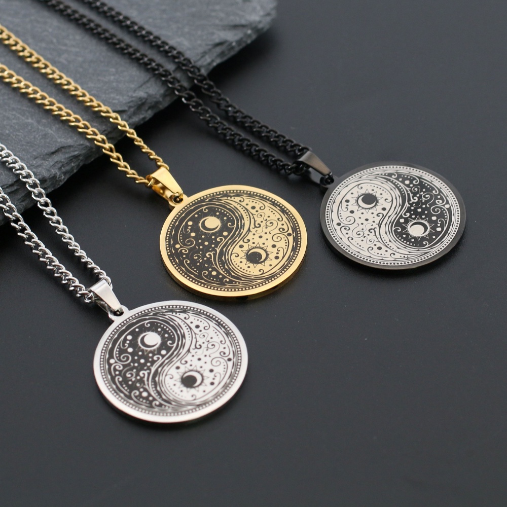 [X C Kalung] Baru Emas Dan Perak Hip Hop Punk Vintage Kreatif Yin Yang Tai Chi Titanium Steel Liontin Kalung Anti Karat Untuk Pria Dan Wanita Festival Hadiah Perhiasan