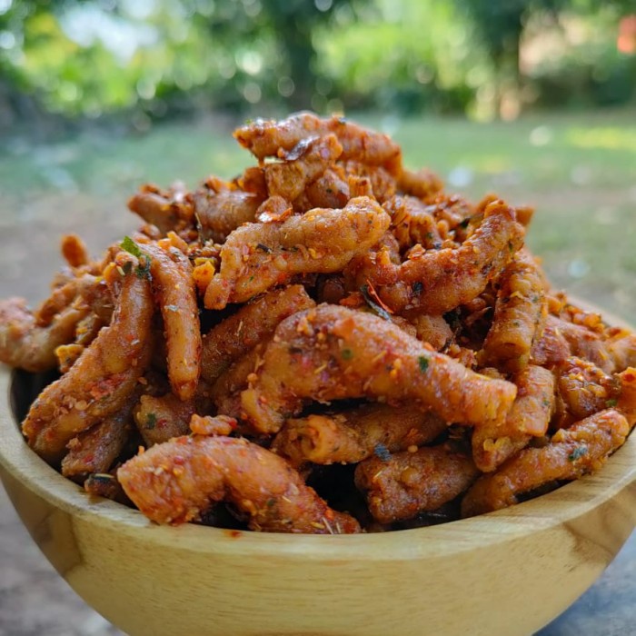 

Bongkar Gudang~Bisa COD kripik usus pedas Hah 1kg