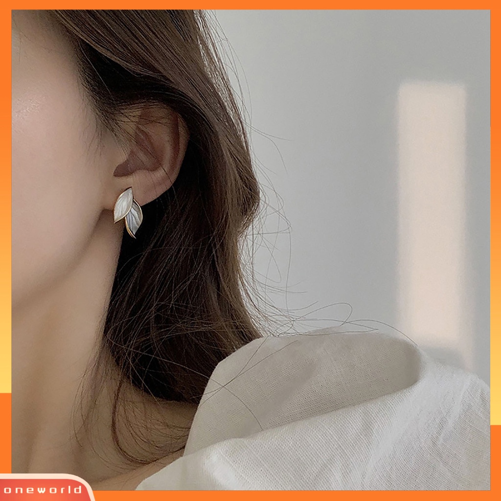 [WOD] 1pasang Indah Piercing Stud Earrings Ringan Manis Bentuk Daun Lady Earrings Perhiasan Fashion