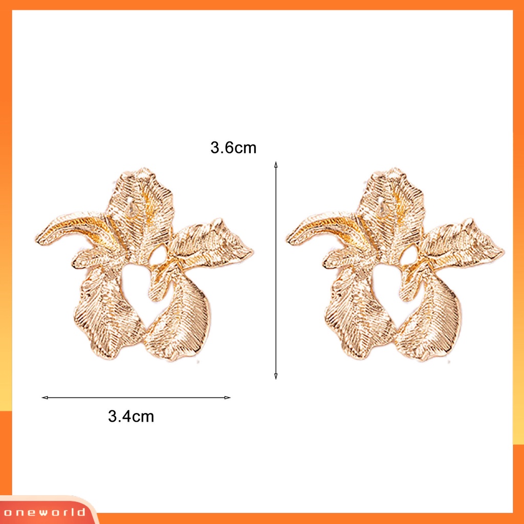 [WOD] 1pasang Anting Wanita Warna Emas Bentuk Daun Perhiasan Pengerjaan Yang Baik Anting Tusuk Untuk Pacaran