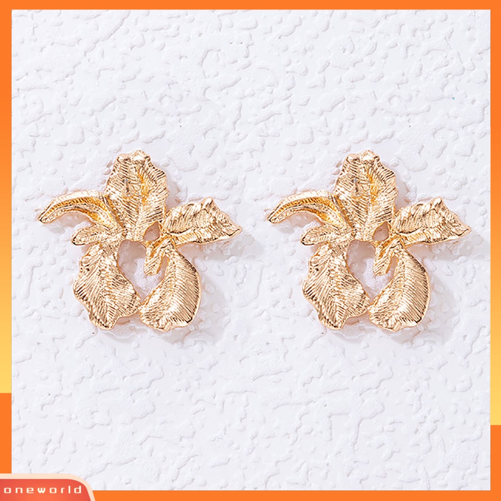 [WOD] 1pasang Anting Wanita Warna Emas Bentuk Daun Perhiasan Pengerjaan Yang Baik Anting Tusuk Untuk Pacaran