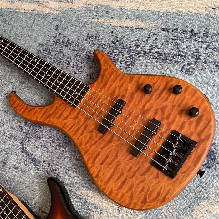 Bass 5 string Peavey millenium, bukan fener, sire, sgdr or tokai