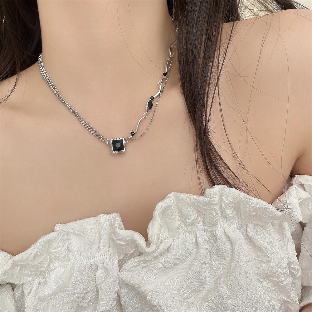 Gaya Baru Eropa Amerika Unik Double Layer Susun Rantai Kalung Hitam Zirkon Jahitan Klavikula Rantai choker Wanita