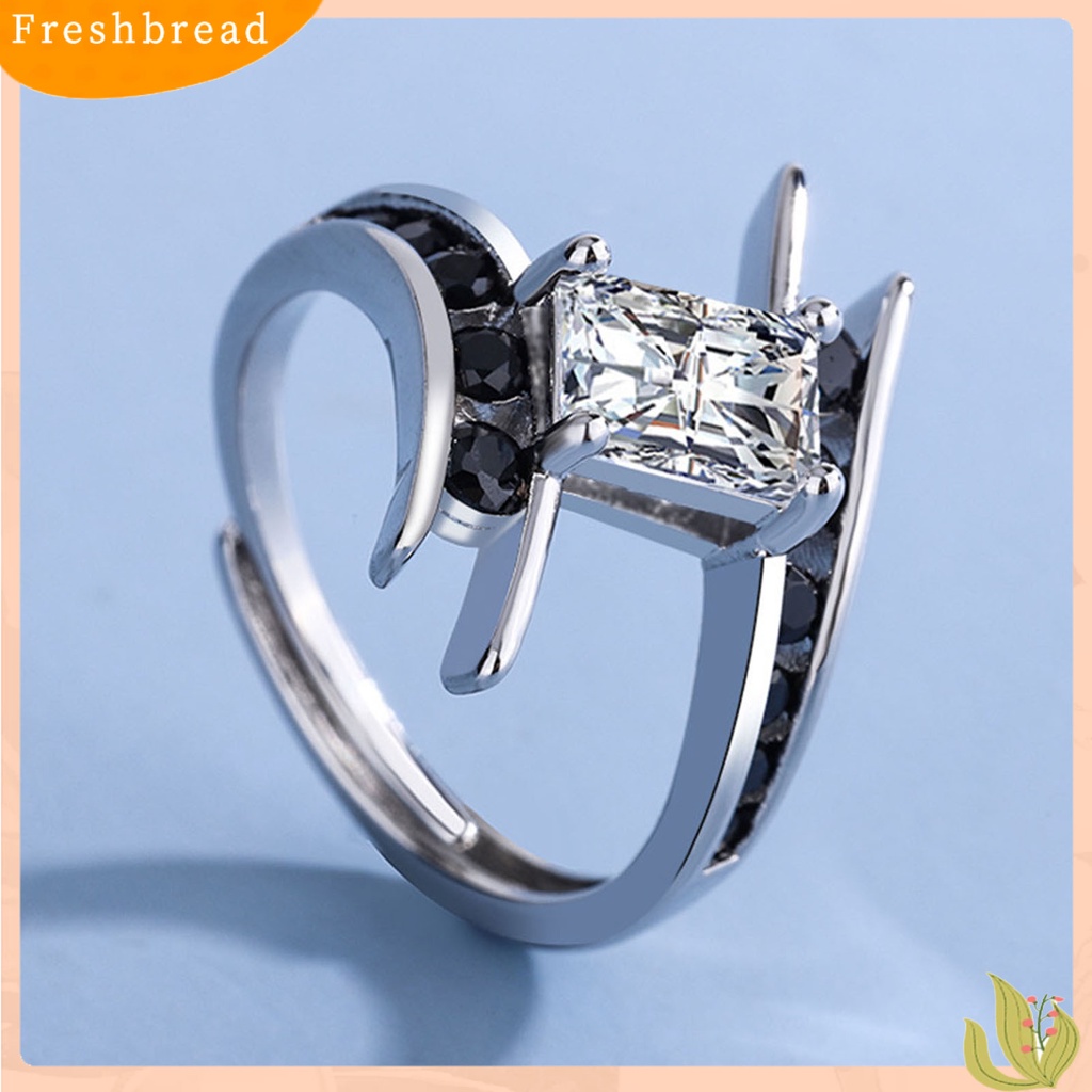 < Freshbread > Bertatahkan Berlian Imitasi Hitam Hias Wanita Cincin Pengerjaan Halus Persegi Cubic Zirconia Spiral Kreatif Cincin Perhiasan Accessaries