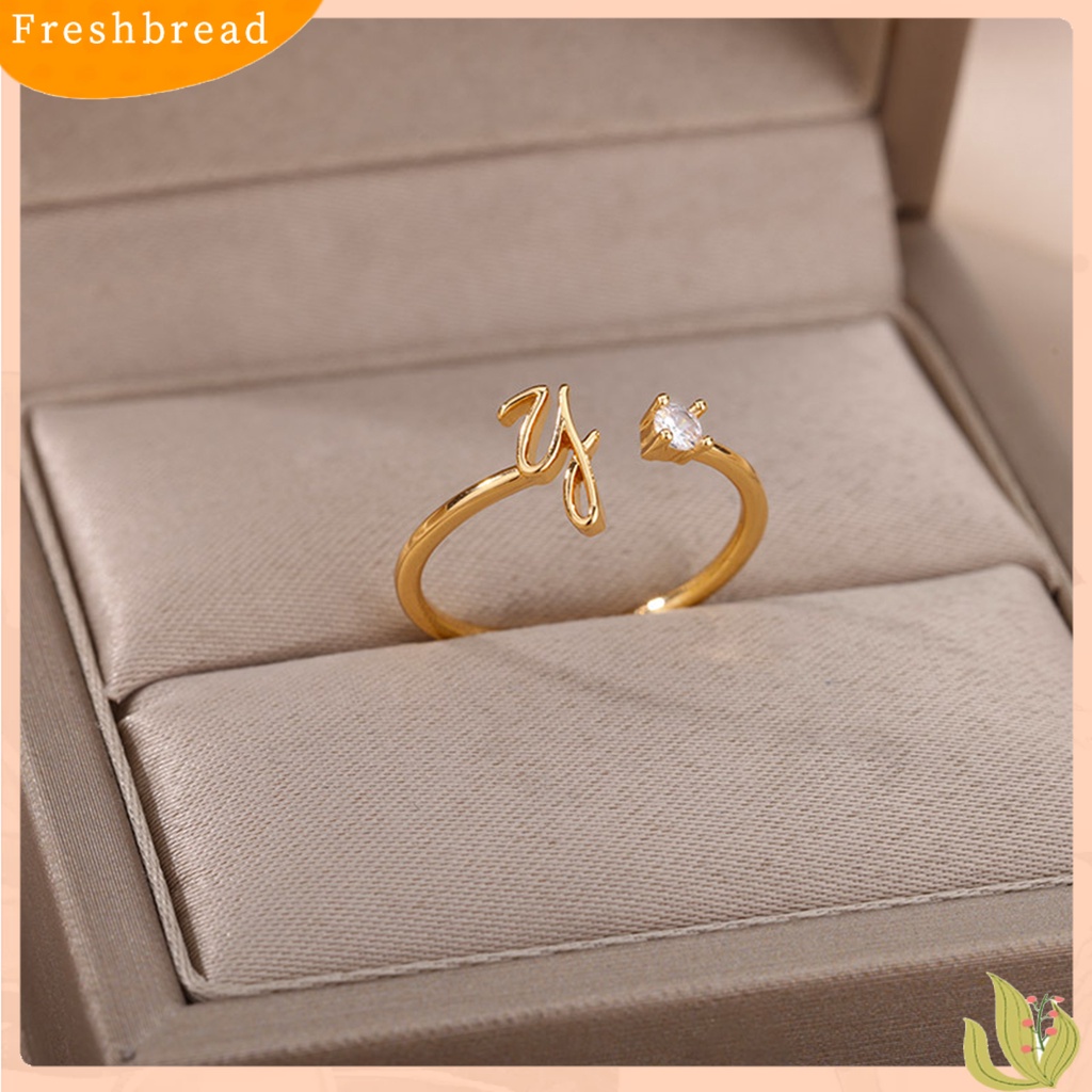 &lt; Freshbread &gt; Cincin Jari Adjustable Electroplating Berlian Imitasi Halus Geometris Berdandan Fashion Perhiasan Berlian Imitasi Alfabet26Huruf Cincin Aksesoris Wanita