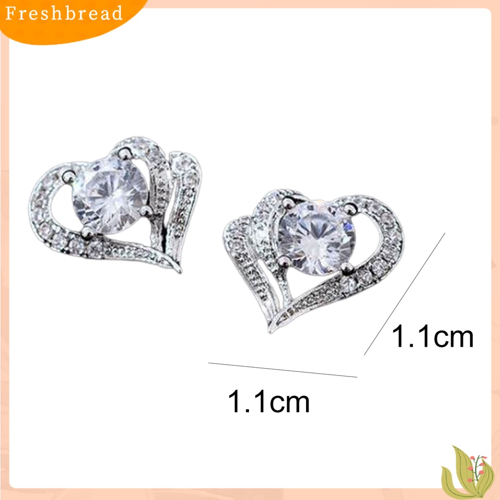 &lt; Freshbread &gt; 1pasang Anting Wanita Berbentuk Hati Fashion Perhiasan Alloy Woman Ear Studs Jewelry Gift Untuk Pesta