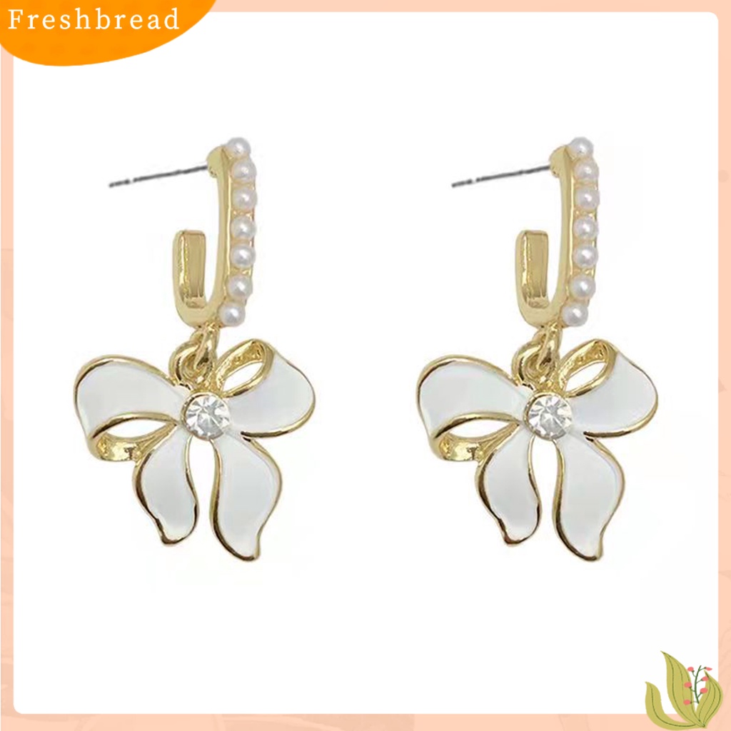 &lt; Freshbread &gt; 1pasang Drop Earrings Temperamen Mutiara Imitasi Cahaya Mewah Geometris High Gloss Berdandan Indah Halus Kupu-Kupu Liontin Hoop Earrings Aksesoris Wanita