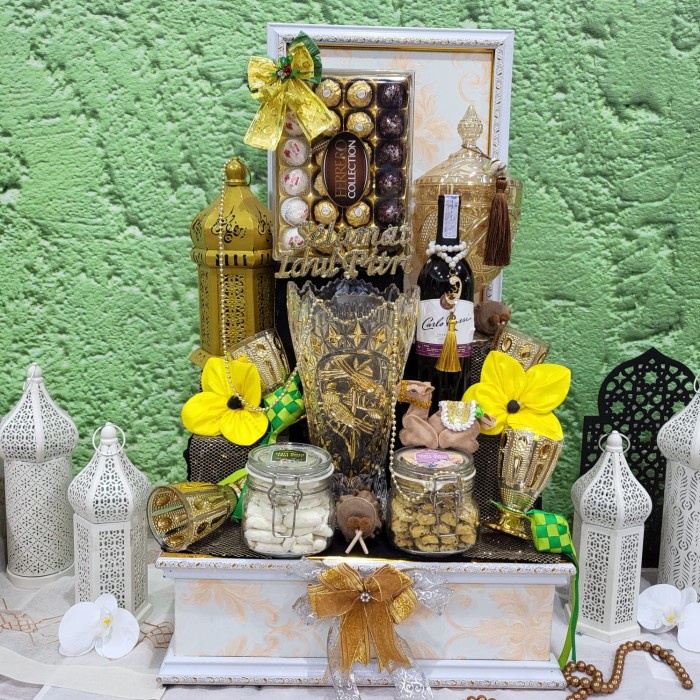 

Paket Dekorasi Lebaran Idul Fitri Hampers Parcel Hadiah Kue Kering 106 - Juice