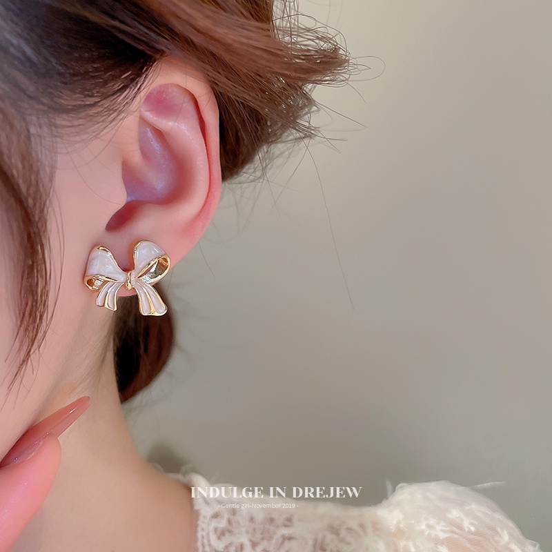 Anting-anting Indah Modis, Anting-Anting Wanita Cahaya Mewah High-end Busur Telinga Studs