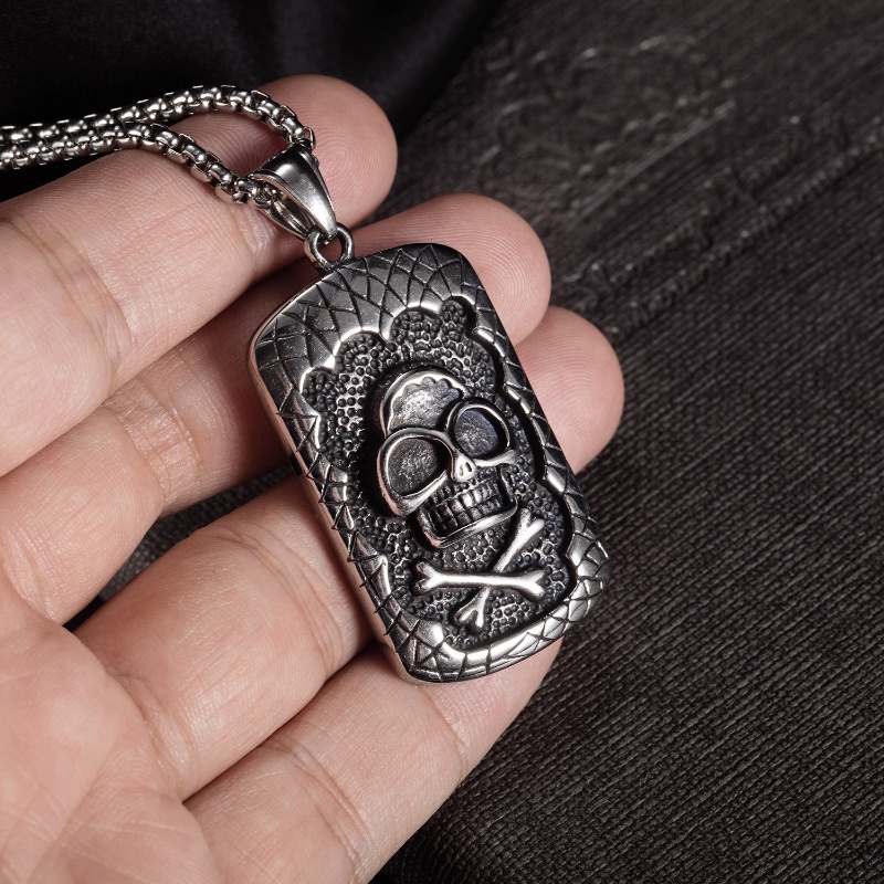 [X C Kalung] Baru Silvery Square Skull Head Titanium Steel Liontin Punk Hip Hop Stainless Steel Kalung Hadiah Pesta Ulang Tahun Untuk Pria Dan Wanita