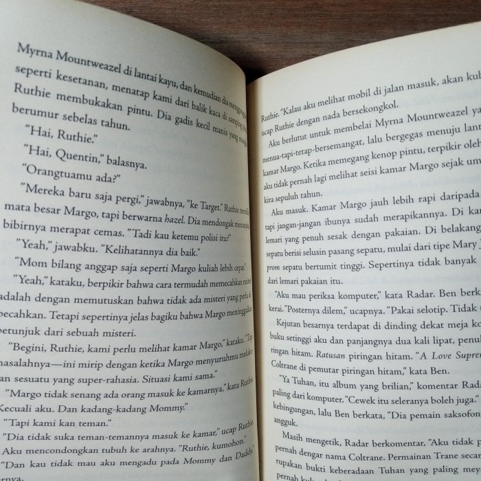 novel kota kertas paper towns by John green 355 hal