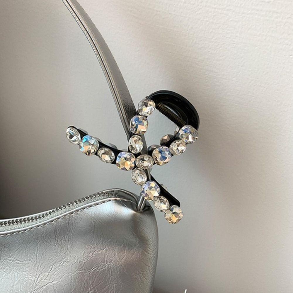 Agustinina Cakar Rambut Akrilik Fashion Kepribadian Indah Cross Elegan Jepit Berlian Imitasi Mengkilap Aksesori Rambut Koearn Hiu Klip