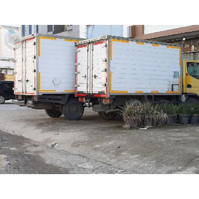 STIKER PEMANTUL CAHAYA MOBIL - MATA KUCING STIKER PENCAHAYAAN - STIKER MOBIL BOX