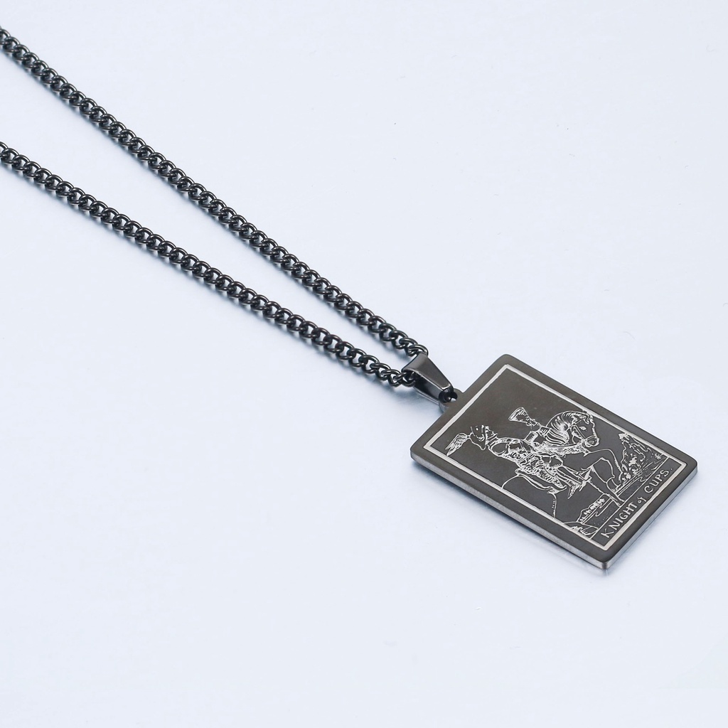 [X C Kalung] Emas &amp; Perak Baru Hip-hop Punk Retro Waite Tarot Knight of The Holy Grail ​​Kalung titanium Steel Liontin Anti Karat Untuk Pria Dan Wanita Hadiah Liburan Permata