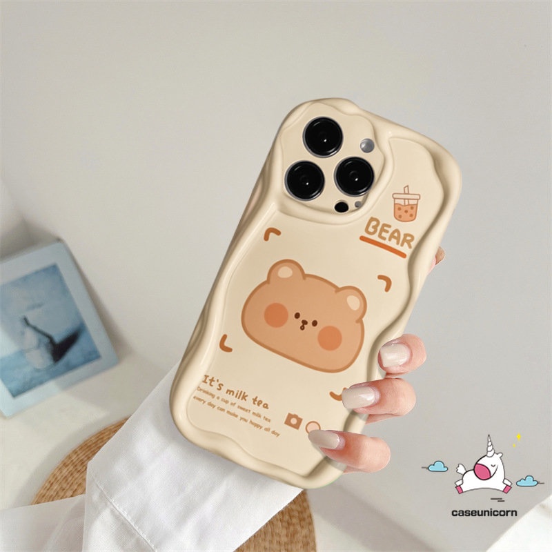 IPHONE Casing Ponsel Beruang Teh Susu Kartun Kompatibel Untuk Iphone11 14 13 12 Pro Max 7Plus 8Plus XR X XS Max6 6s 7 8 Plus SE 2020 Glossy Lembut Tpu 3D Tepi Melengkung Bergelombang Lucu Penutup Belakang