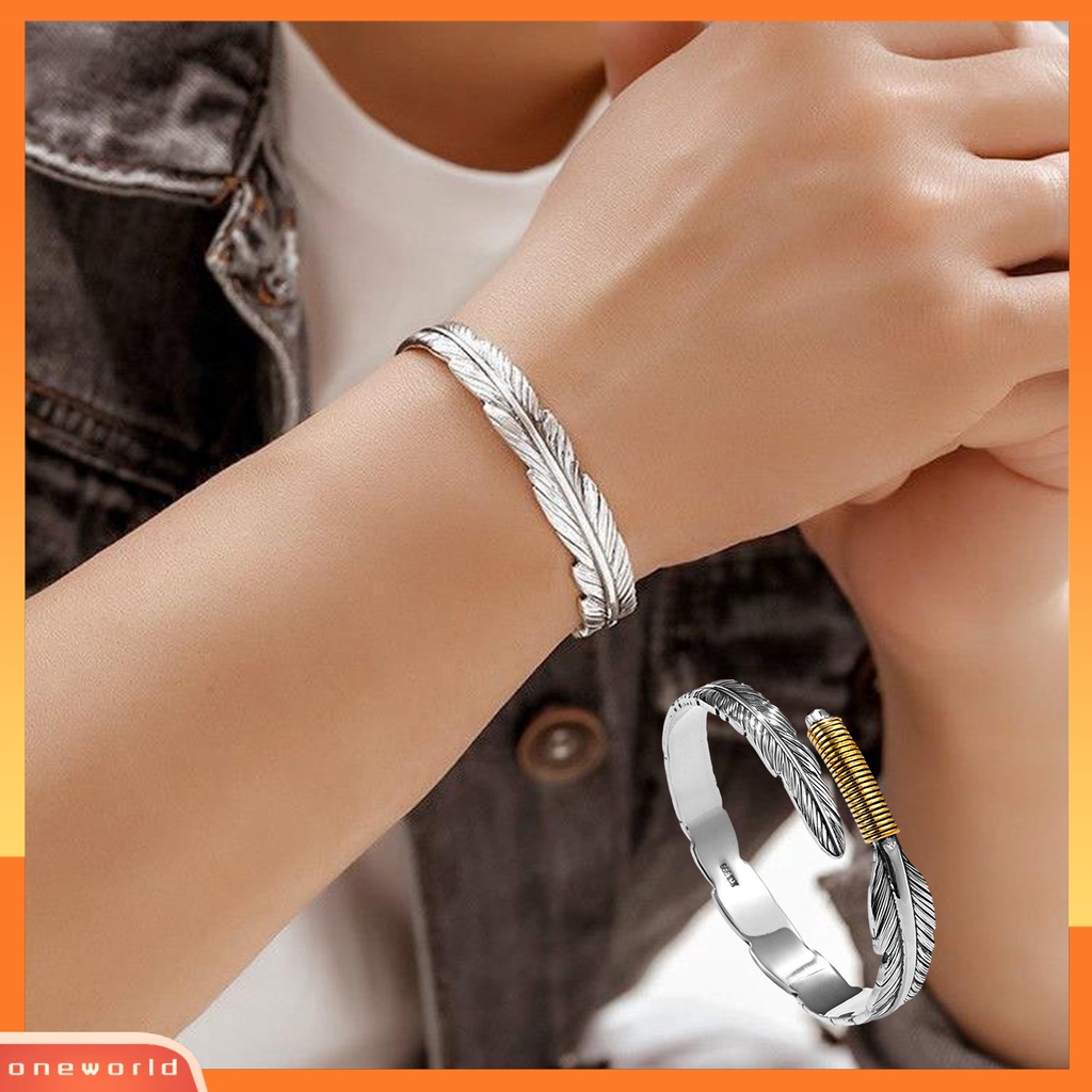 [ONE] Pembukaan Yang Dapat Disesuaikan Didesain Gelang Warna Perak Bulu Tidak Teratur Bangle Pria Gaya Retro Paduan Perhiasan Hadiah