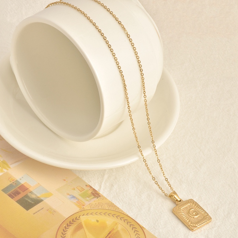 Kalung Huruf Persegi Anti Karat Fashion Kreatif Baja Titanium Huruf Liontin Kalung Wanita Perhiasan Aksesori