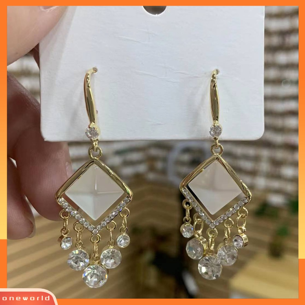 [WOD] 1pasang Drop Earrings Gaya Bohemia Bentuk Belah Ketupat Berlian Imitasi Mengkilap Rumbai Lady Earrings Perhiasan Pernikahan