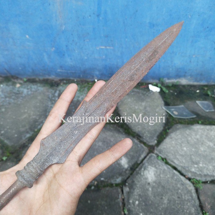

Tombak Kamardikan Tombak Satrio Pandito Pamor Keleng Paling Murah JW Termurah