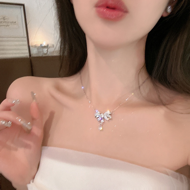 Ay(cn) Kalung Liontin Busur Kristal Bersinar Choker Rantai Silver Untuk Aksesoris Perhiasan Wanita