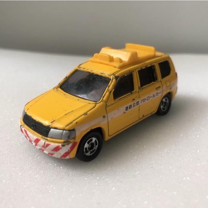 diecast mobil tomica toyota probox 2002 no 99 edisi safety