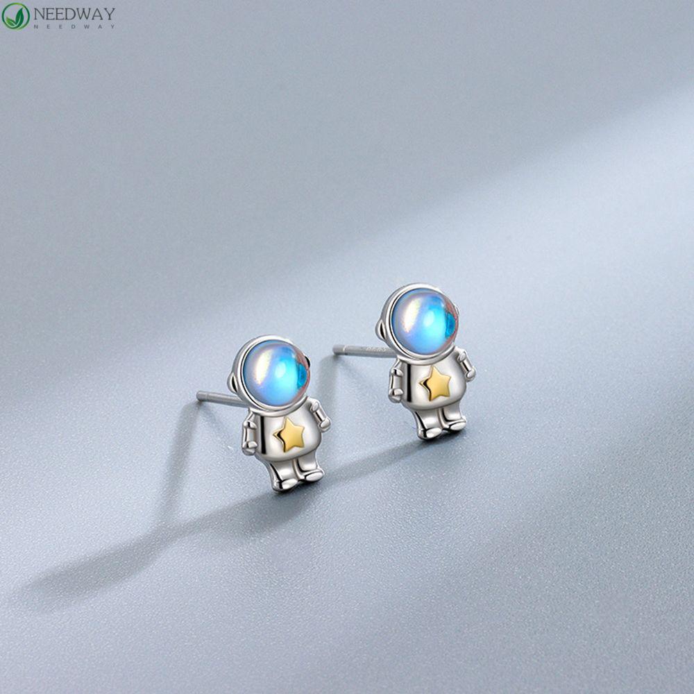 NEEDWAY Anting Korea Aurora Fashion Spaceman Kecil Perempuan Hadiah Perhiasan Anting Astronot Kristal