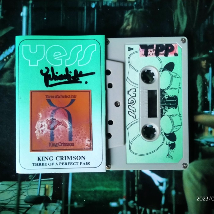 KASET KING CRIMSON THREE OF PERFECT PAIR YESS 500