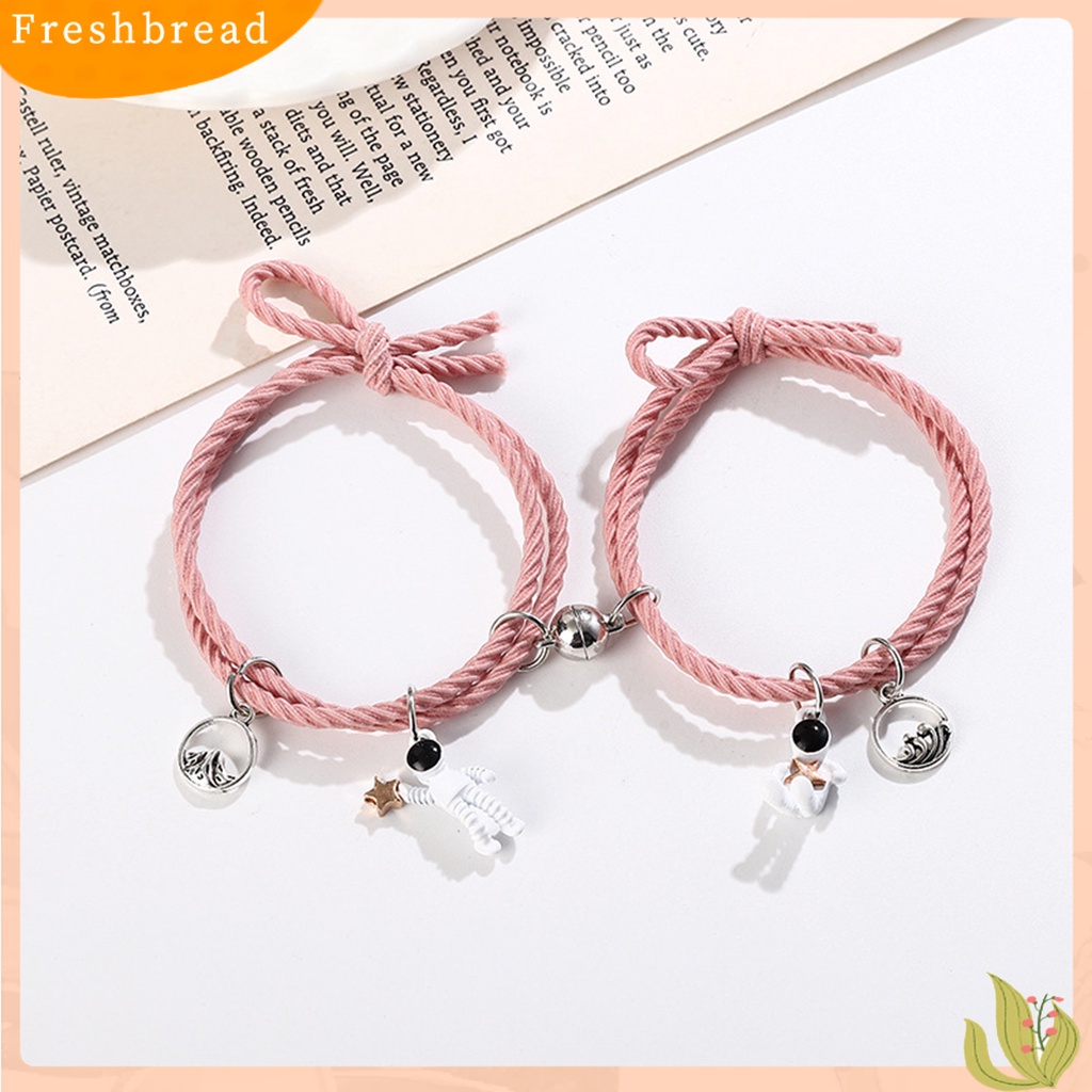 &lt; Freshbread &gt; 2Pcs Gelang Indah ic Adsorpsi Alloy Menggemaskan Spaceman Pendant Fashion Bracelet Untuk Anak Perempuan