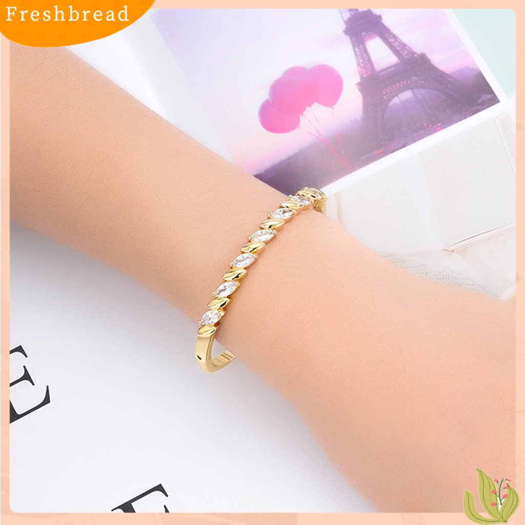 &lt; Freshbread &gt; Wanita Modis Bentuk Daun Berlian Imitasi Dekorasi Bangle Gelang Bracelet Wristlet