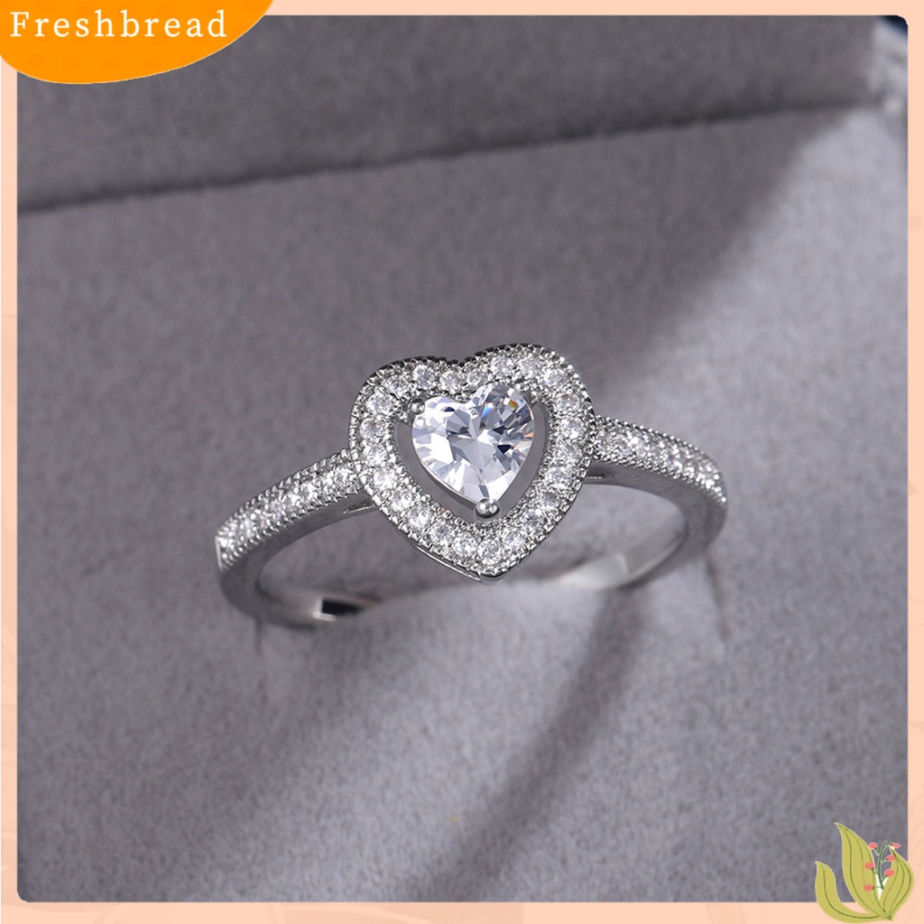 &lt; Freshbread &gt; Cincin Tunangan Berlian Imitasi Zirkon Imitasi Bertatahkan Elektroplating Geometris Mengkilap Dekorasi Perhiasan Cinta Berbentuk Hati Tembaga Wanita Jari Cincin Aksesori Pernikahan