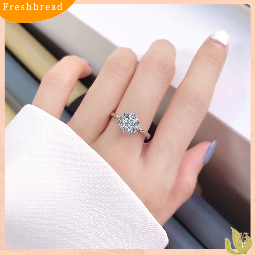 &lt; Freshbread &gt; Cubic Zirconia Cincin Berlian Imitasi Mengkilap Inlay Snowflake Open Ring Elegan Dekorasi Tembaga Perhiasan Wanita Jari Cincin Perjamuan Aksesoris Perhiasan Hadiah