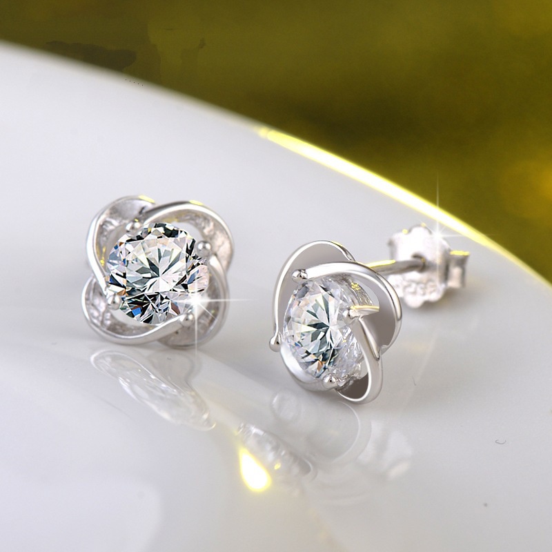 Goldkingdom Aksesoris Perhiasan Fashion Ready Stock Korea Fashion Shiny Happiness Four-leaf Clover Earrings Silver Plated Earrings Platinum Hypoallergenic.