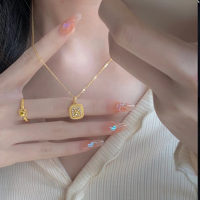 Kalung Titanium Wanita Emas 18K Gula Kubus glitter diamond Batu Permata Kuning