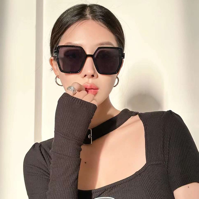 (YUZHU) Vintage Fashion Oversized Square Frame Sunglasses Untuk Wanita Korea Fashion Gradient Frame Sunglasses