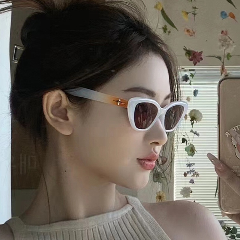 (YUZHU) Y2k Bintang Mata Kucing Jelly Bingkai Kacamata Hitam Perempuan INS Gaya Babes Anti UV Sunglasses