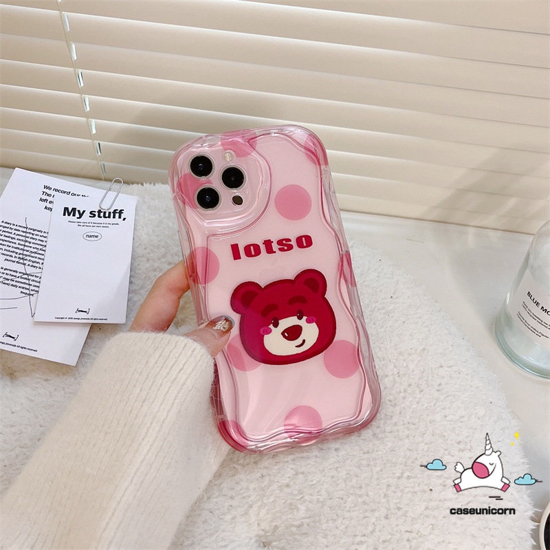IPHONE Casing Ponsel Tepi Melengkung Bergelombang Kreatif 3D Kompatibel Untuk Iphone11 14 12 13 Pro Max XR X7 8 6s 6 Plus XS Max SE 2020 Kartun Beruang Strawberry Lucu Manyo Shockproof Soft Glossy Cover