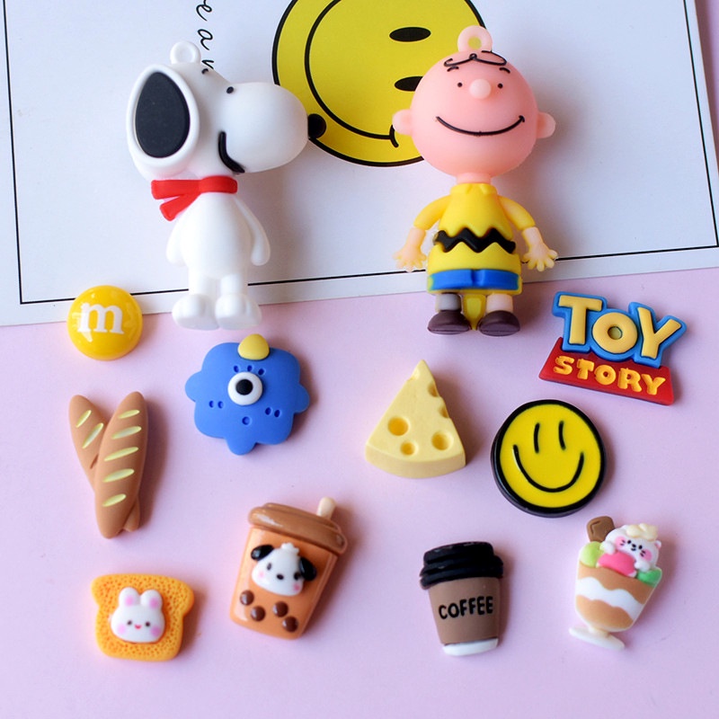 12pcs Charm Sepatu Snoopy &amp; Charlie Button -Croc/jibz/Button Croc/Charm/DIY