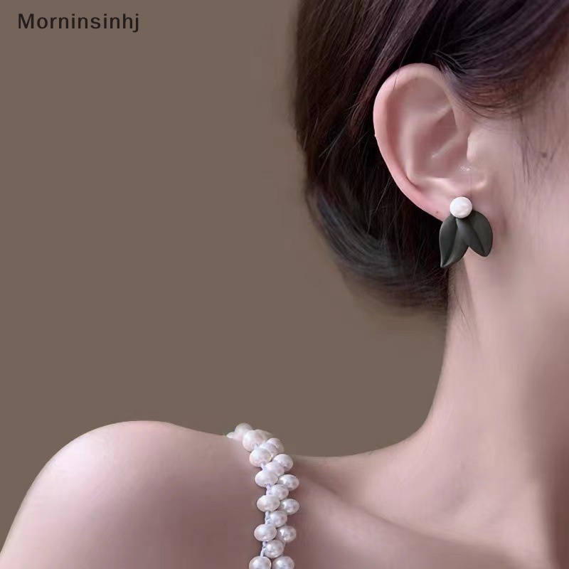 Mornin 1pasang Asimetri Mutiara Imitasi Stud Earrings Gardenias Earrings Ins Gaya Gadis Fashion Temperamen Perhiasan Anting Wanita id