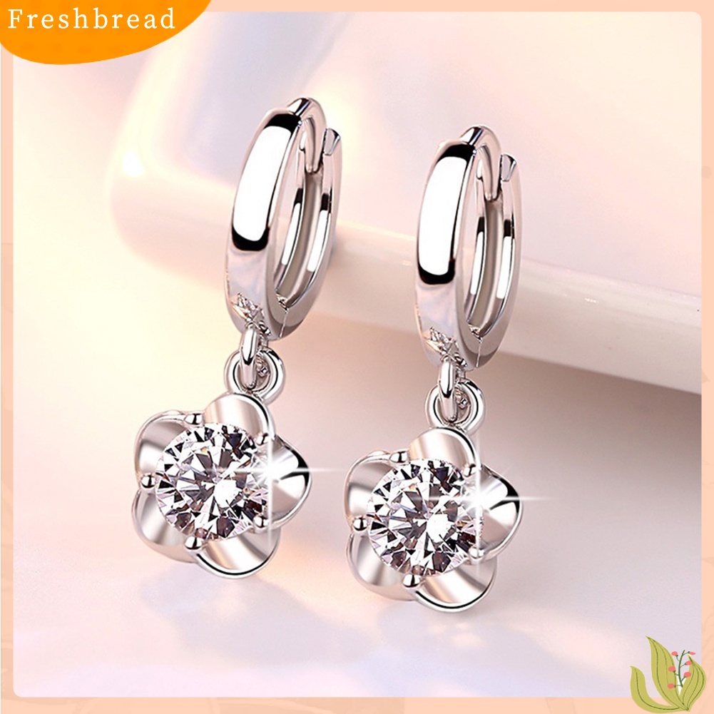 &lt; Freshbread &gt; Fashion Wanita Plum Blossom Bentuk Menjuntai Berlian Imitasi Leaverback Earrings Jewelry