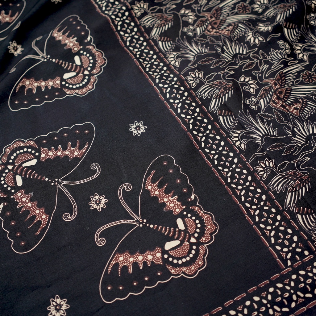 BAHAN BATIK PREMIUM Katun Motif Bangau Two Tone Pagi Sore Warna Hitam Item Black 723467 Cap 72 Jarik Jarit Samping Kebat Panjang Batik Katun Modern Premium Bahan Seragam Batik Pernikahan Kantor Keluarga Murah Kamen Jadi Batik Bali Lembaran