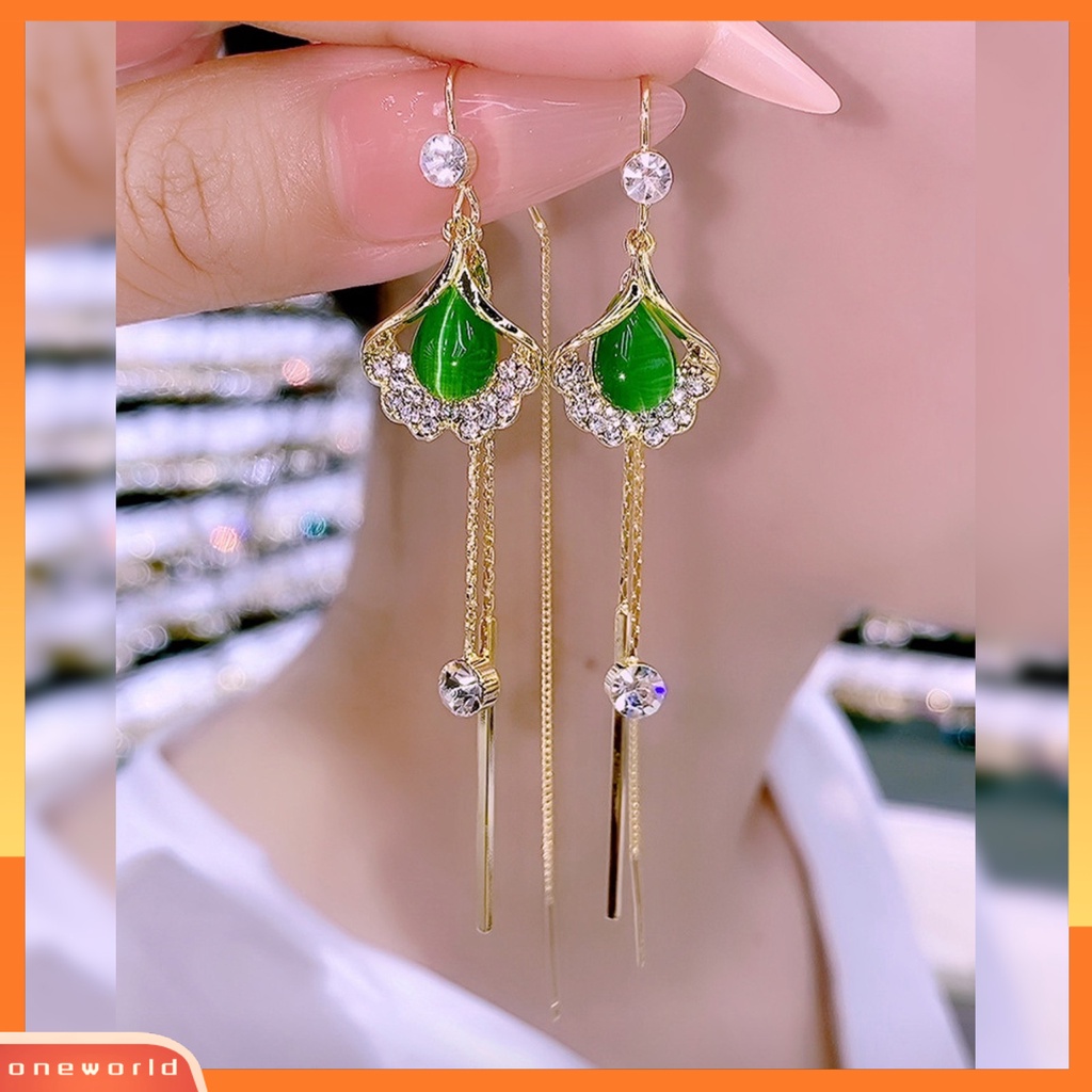 [EONE] 1pasang Anting Rumbai Rumbai Bentuk Daun Berlian Imitasi Hias Bersinar Lurus Gantung Dekorasi Hypoallergenic Liontin Geometris Tindik Drop Earrings Perhiasan Aksesoris