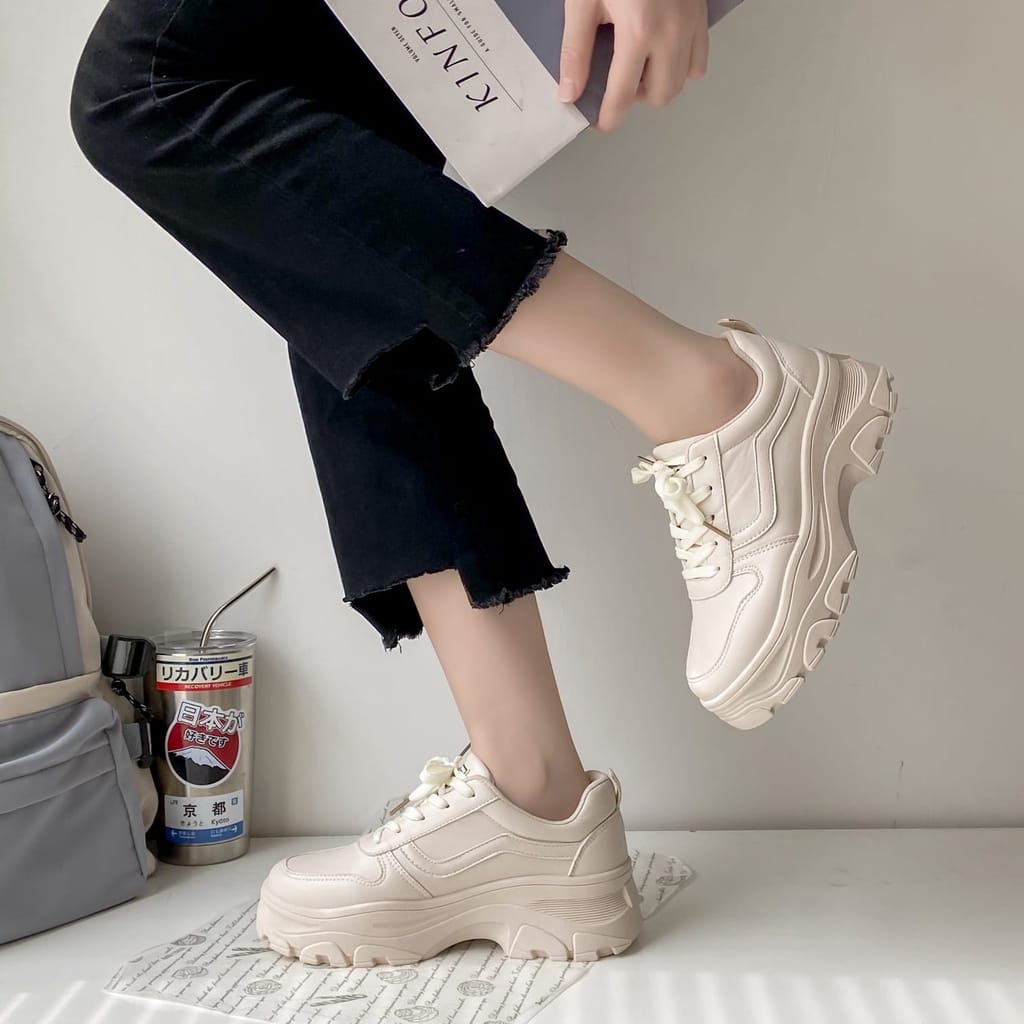 SEPATU SNEAKERS WANITA KOREA TAEYONGS15 TERBARU