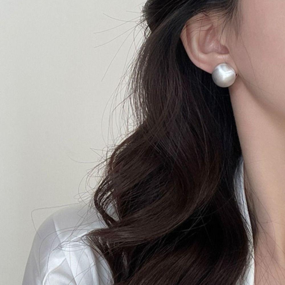 Mxbeauty Korea Ear Studs Elegan Bola Emas Indah Aksesoris Telinga Sederhana Geometris Telinga Gesper