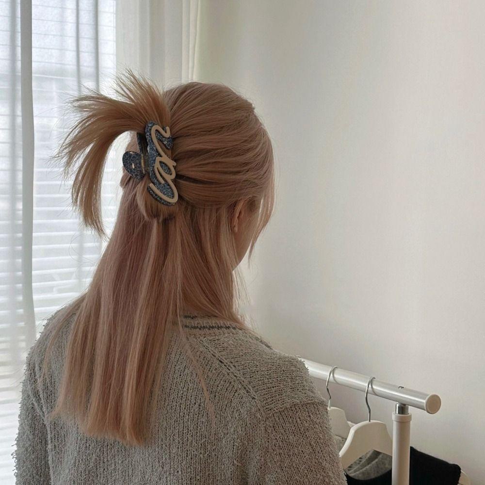 Nickolas1 Gadis Klip Rambut Elegan Retro Vintage Jepit Rambut Melubangi Garis Huruf y2k Hiu Klip Besar Ambil Klip Gaya Korea Hiasan Kepala