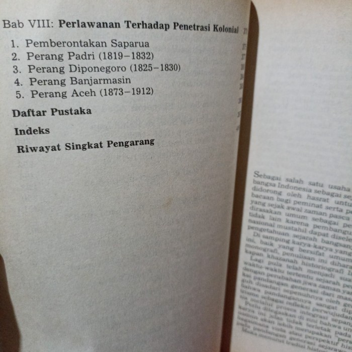 pengantar sejarah Indonesia baru 1500 - 1900 jilid 1 Sartono kartodird