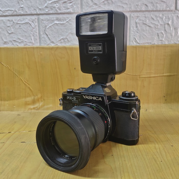 Yashica FX-D Quartz + Lensa ML Zoom Fullset