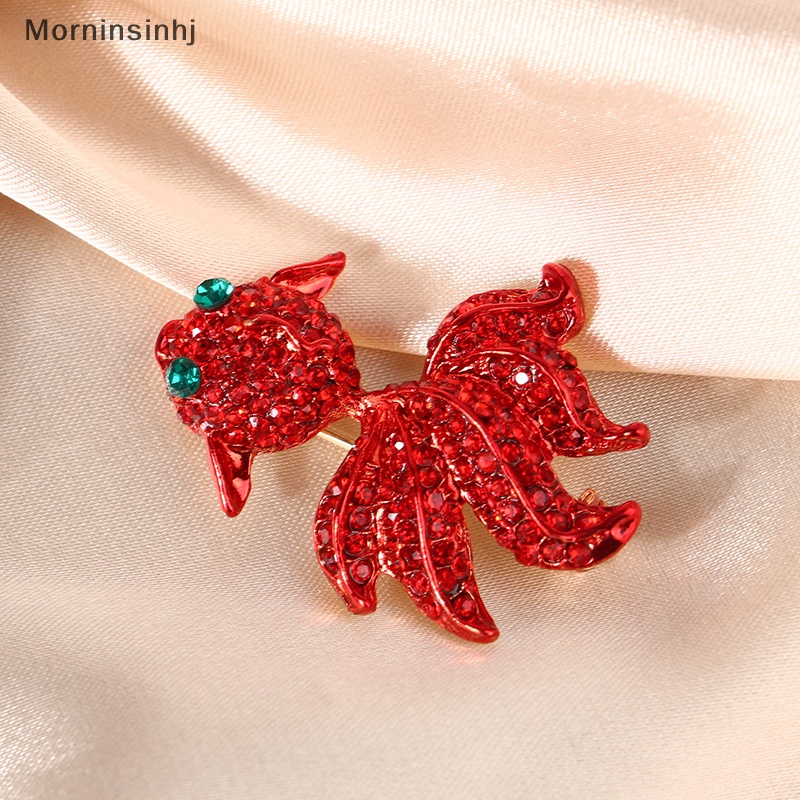 Mornin Fashion Wanita Merah Berlian Imitasi Ikan Mas Bros Hewan Kerah Pin Mantel Gaun Pesta Ornamen Perhiasan Hadiah id